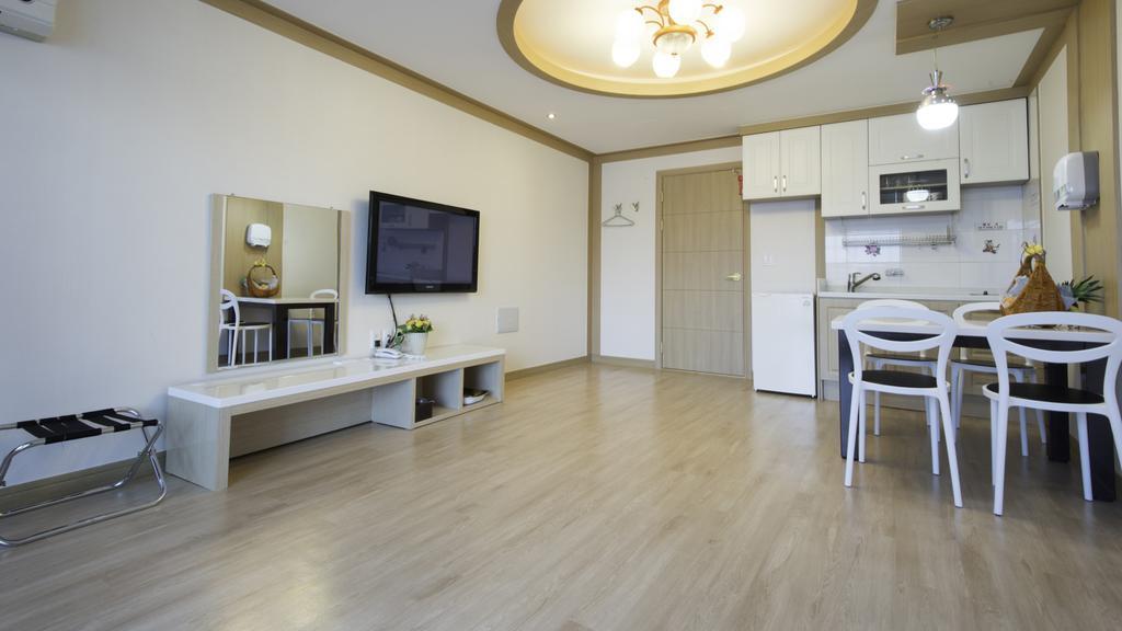 Tongyeong Bay Condo Hotel Exterior foto