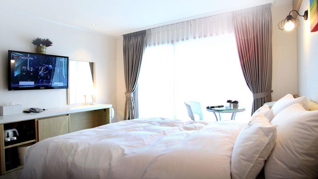 Tongyeong Bay Condo Hotel Exterior foto
