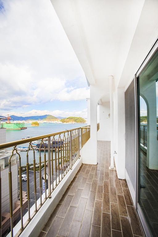 Tongyeong Bay Condo Hotel Exterior foto