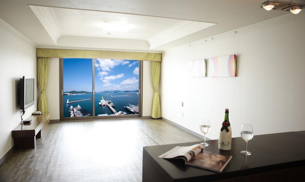 Tongyeong Bay Condo Hotel Exterior foto